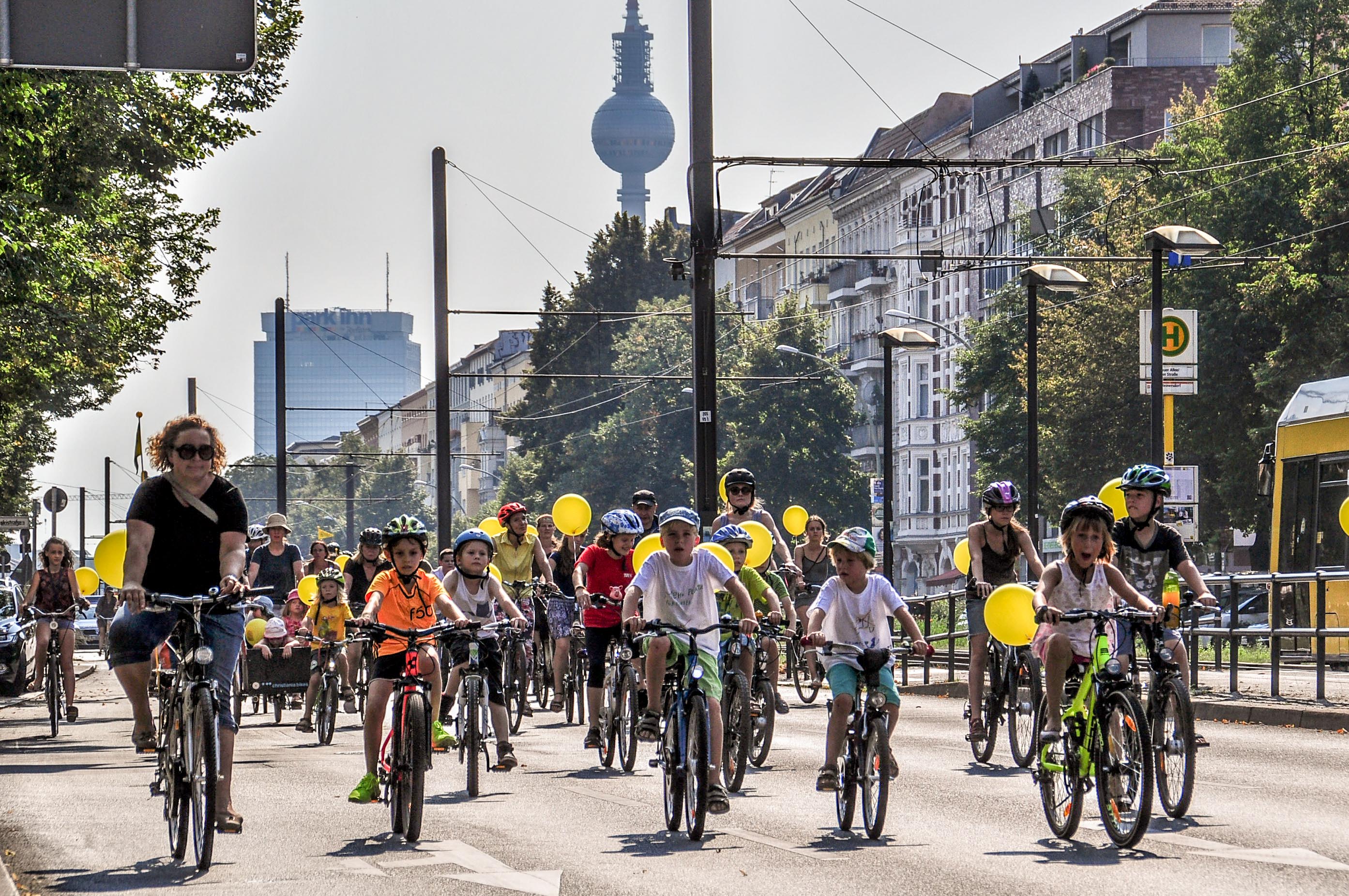 Uns gehört die Straße!: Kidical Mass am 14. & 15. Mai in 200 Städten