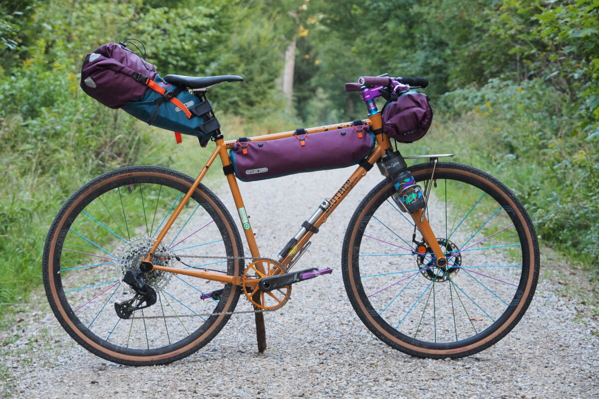 Farbenfroh und stylish ins Abenteuer: Ortlieb Bikepacking-Taschenset als Limited Edition