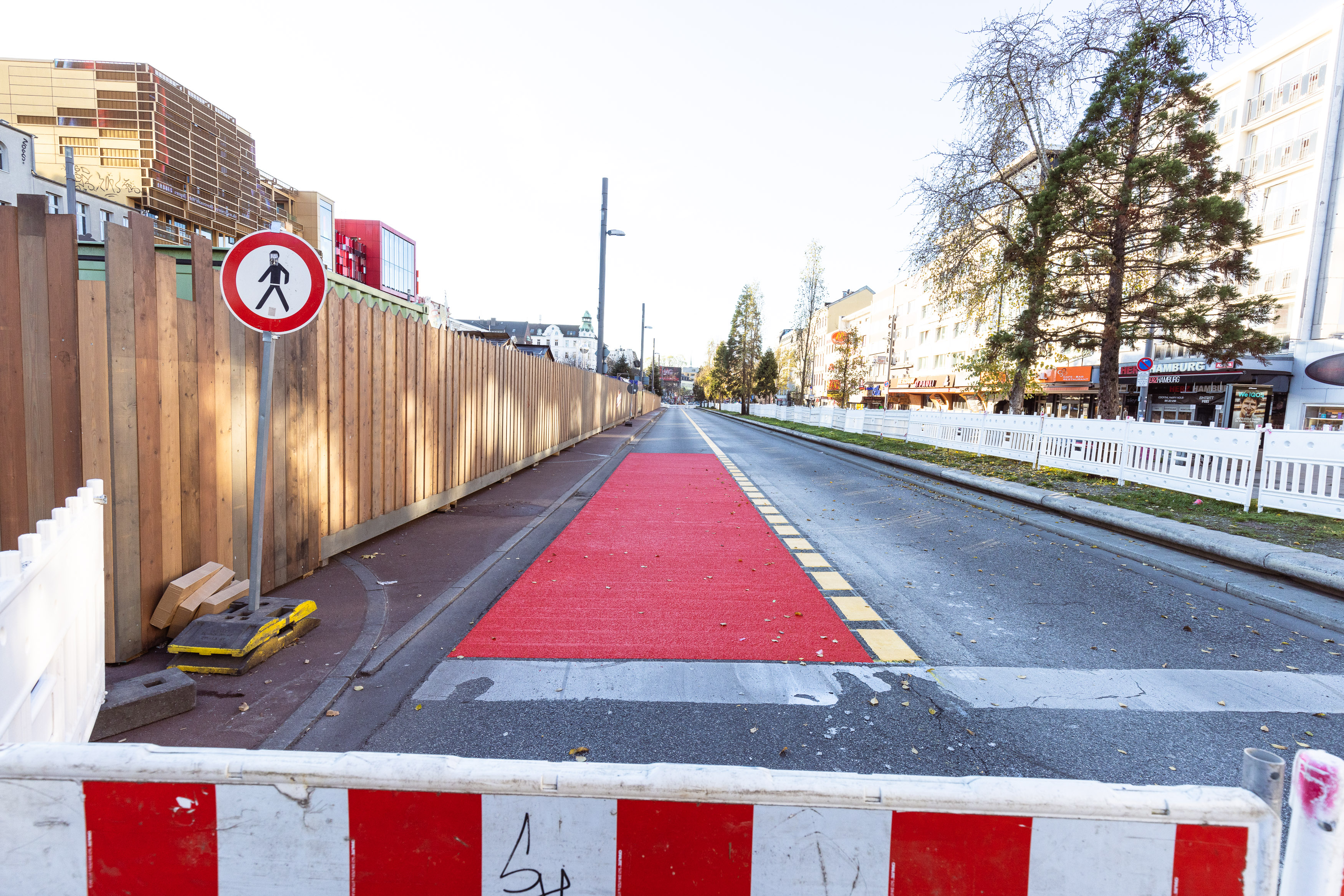 Verkehrsversuch auf der Reeperbahn: Pop-up-Bikelane für Hamburgs geile Meile