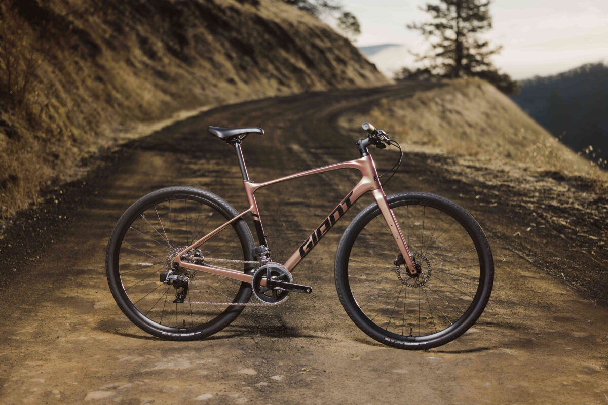 Neues Giant FastRoad AR Fitness Bike: Allroad-Flitzer in Alu und Carbon