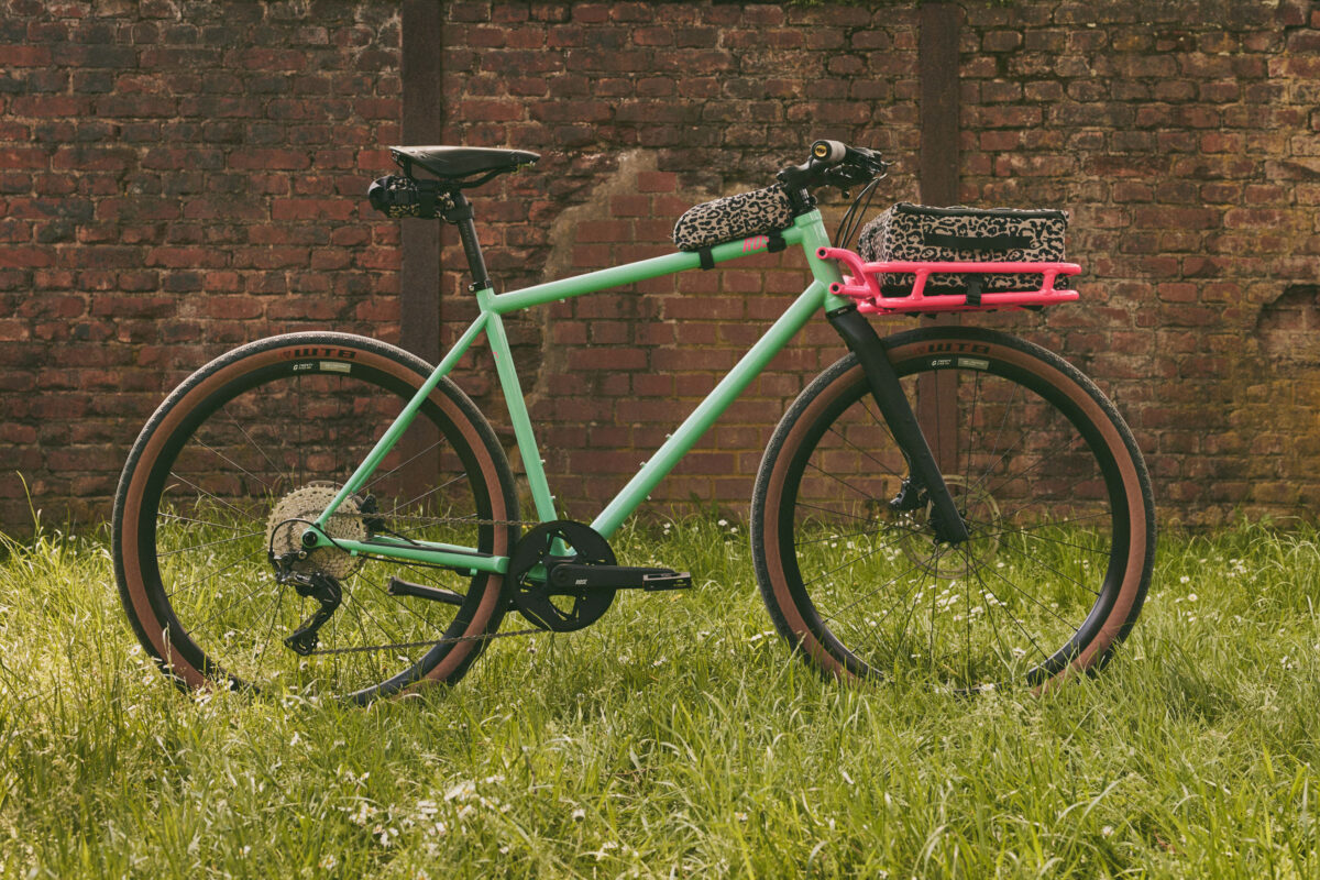 Neues Rose Hobo Stahlrad: Flatbar-Cargo-Gravelbike für Schotter & Asphalt