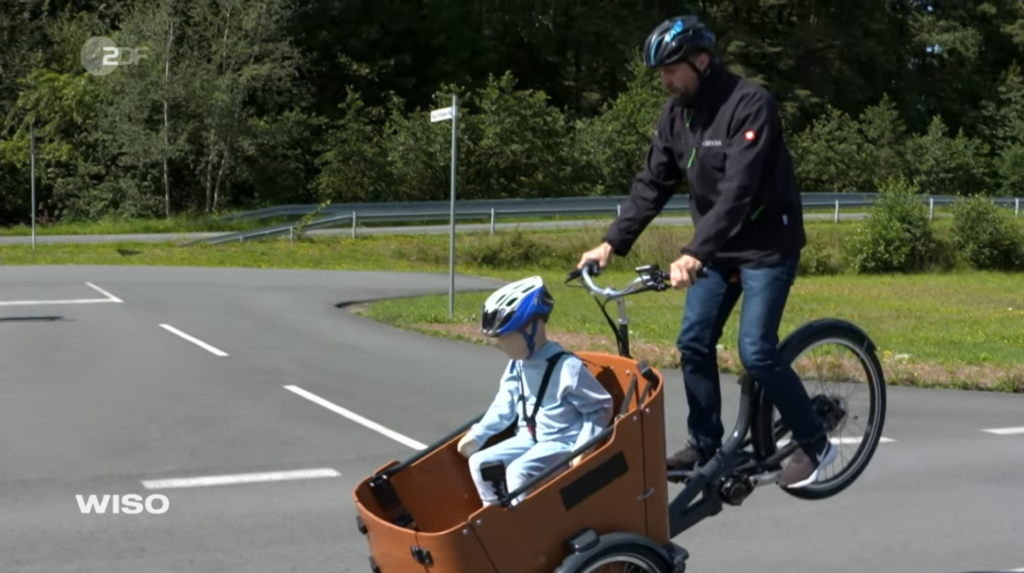 Unfall mit dem Lastenrad ZDF berichtet über Gefahren, Folgen & Vermeidung