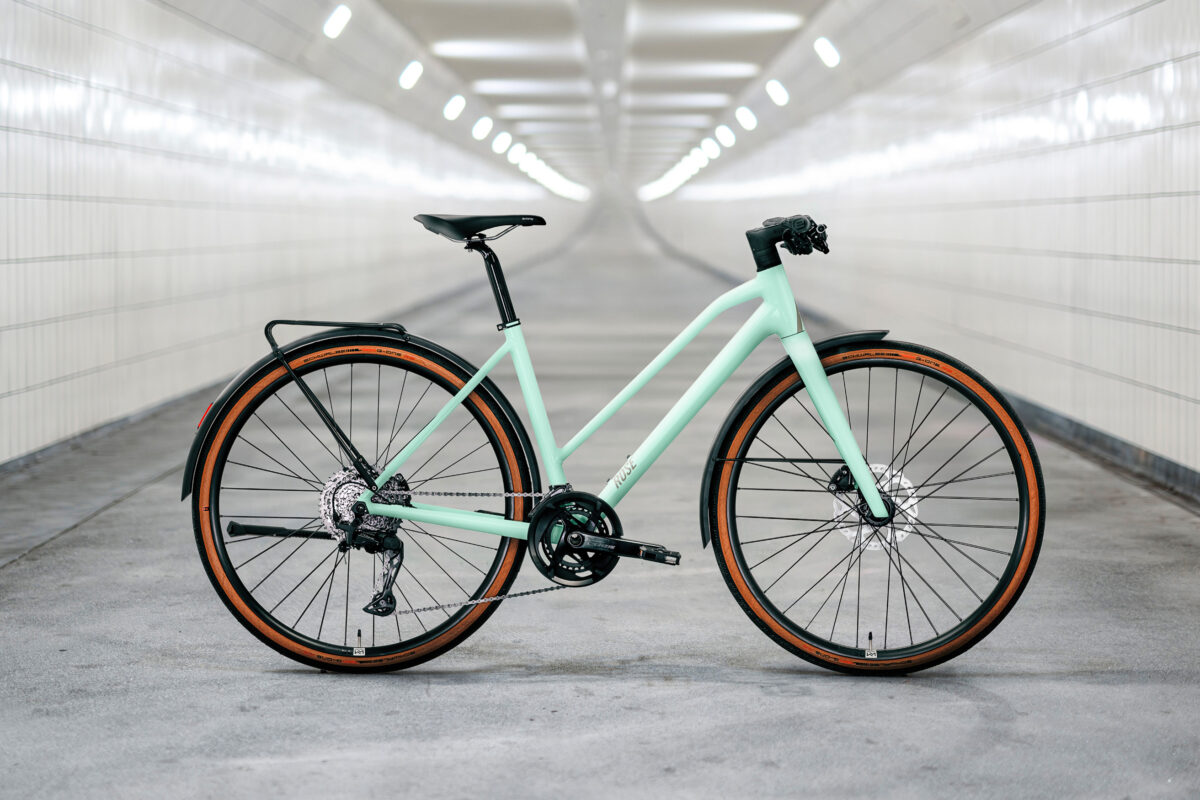 Rose Sneak EQ Urban Bike: StVZO-Paket für das stylische Fitness-Bike