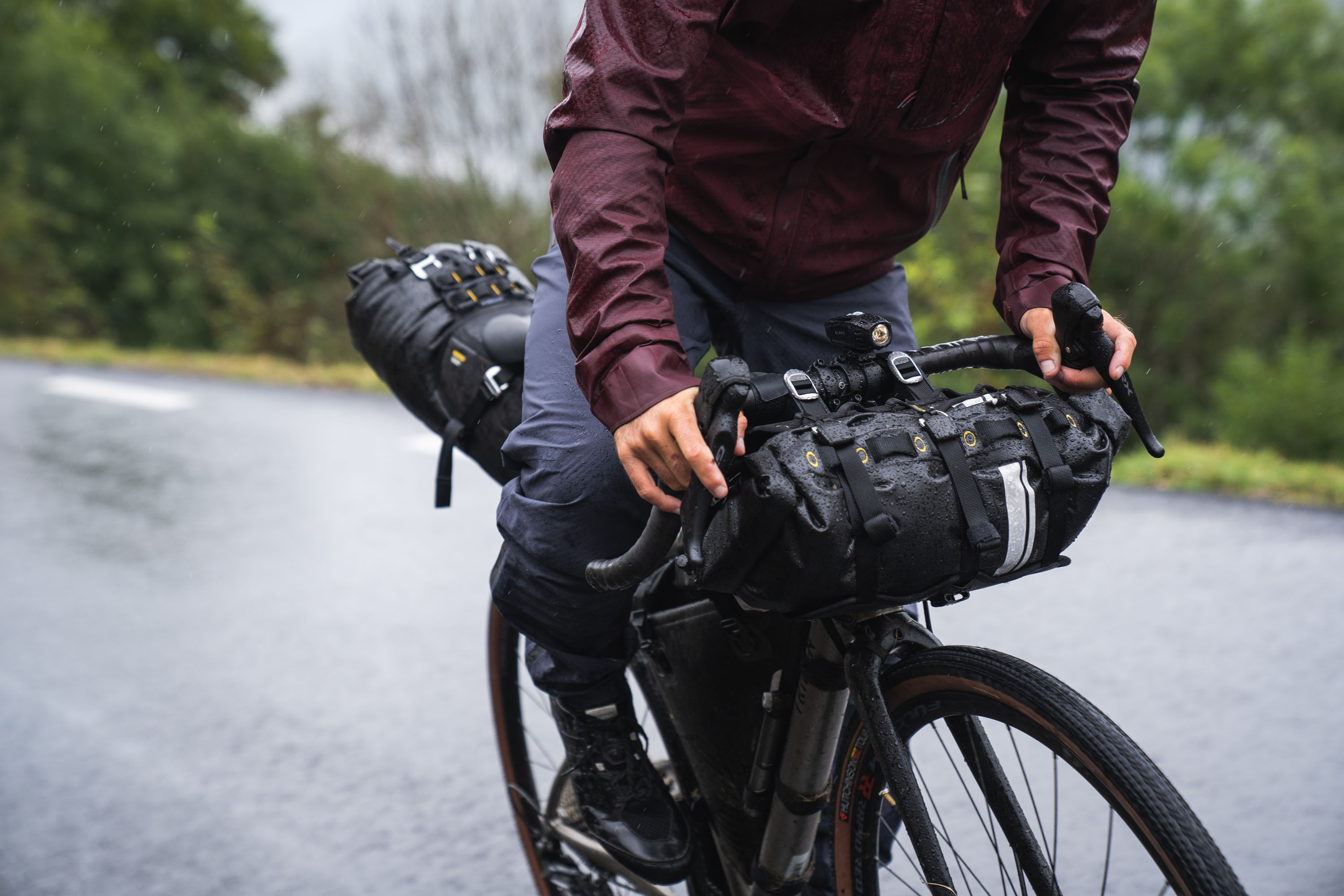 Decathlon Riverside Bikepacking-Taschen: Wasserdichte ADVT 900 und leichte ADVT 500