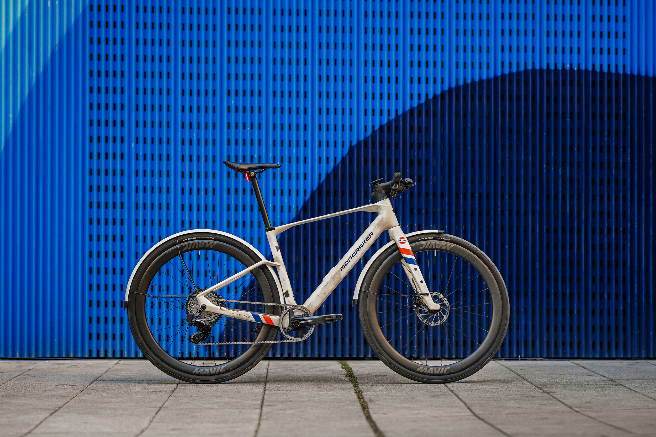 Mondraker Dusty x Unlimited Gulf Edition: Das urbane Rad für Rennfahrer